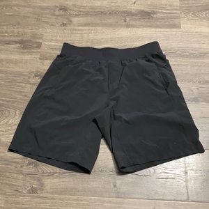 Lululemon men shorts black size XL